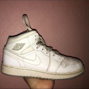 Air Jordan 1 MID “WHITE”